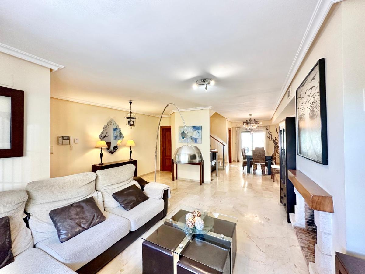 El Arenal Townhouse By The Beach With Swimming Pool - Eaw Homes Marbella Eksteriør billede